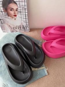 WomenS Summer Outdoor Flip-Flops New Non-Slip Thick-Soled Beach Sandals For Women