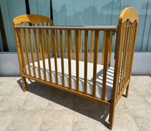 Seni Daya AngelCot Local Made Solid Meranti Wood 3 in 1 Baby Cot c/w Rollers with adjustable Dropside Gate Rails and 3 adjustable base level (60 x 120cm)