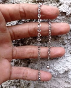 Gelang Titanium/gelang tangan model nuri donat  awet/tahan air/garansi karat/aman di kulit