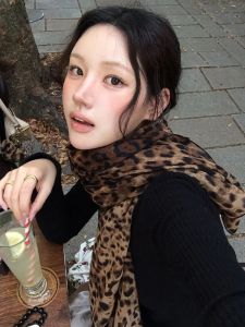 Designer Scarf Women Winter Y2K Hot Girl Retro Leopard Pattern High End Long Shawl Personalized Atmosphere Thin Print Silk Scarf2026