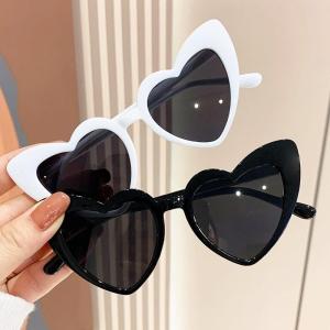 Retro Love Heart Shaped Love Sunglasses Women Fashion Sunglasses Holiday Beach Sunglasses