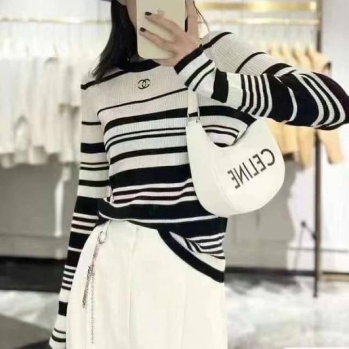 พร้อมส่ง ไหมพรมแขนยาวคอกลม ปักCN:ลายทาง น่ารักมากก ผ้าดี แขนยาว ไหมพรม ...