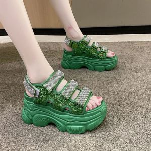 รองเท้าแตะผู้หญิงแบบสวมหัวรองเท้าแฟชั่นเพชรสดใสตีนตุ๊กแกรองเท้ากีฬาโรมันเพิ่มความสูง