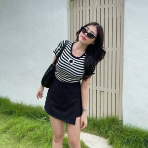 🌈 SpinnyHouse 🌈เสื้อยืดทรงรัดรูป แต่งดีเทลตาไก่เว้าเนิน น่าร้าก 📚  ผ้าไหมพรมร่องยืด รุ่น มุนี B-024-1-B