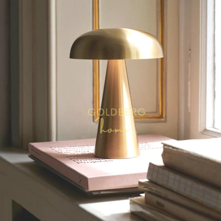 Lyon%20Gold%20Luxury%20USB%20Rechargeable%20Table%20Lamp%20-%20Bedside%20Living%20Room%20Hallway%20%7C%20Goldberg%20Home%20-%20Image%206