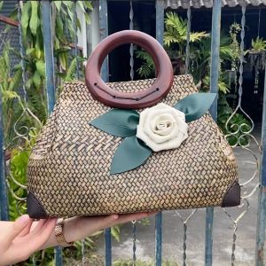 Straw bag กระเป๋ากระจูด ดอกไม้ กระเป๋าสาน กระเป๋าถือ กระเป๋าสาน มีซับในและซิปhandbag มี3แบบ SWEETYOU