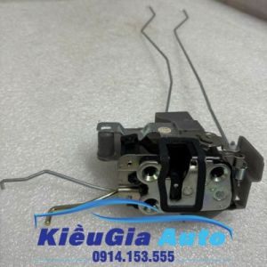 Ổ khóa ngậm cánh cửa Kia K250 813204E000 813104E000 Chính hãng