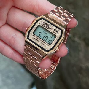 Watchhiend นาฬิกาข้อมือผู้หญิงยี่ห้อหรู หน้าปัดกากเพชรขนาด 40มม. มีไฟ จับเวลา ตั้งปลุก สามารถเลื่อนสายได้เองตามขนาดข้อมือ พร้อมกล่อง