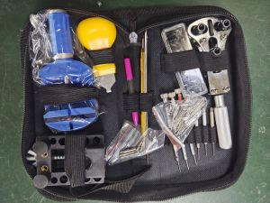 (ในสต็อกกรุงเทพมหานคร) 147PCS ชุดซ่อมนาฬิกา ตัวถอดสาย เครื่องมือเปลี่ยนถ่านนาฬิกาองมือนาฬิกาข้อมือชุดเปลี่ยน