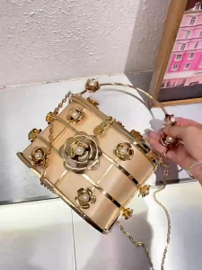 Luxurious Metal Rose Handbag with Detachable Chain Evening Bag Shoulder Crossbody Purse for Wedding Prom Event