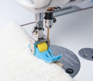 Chân vịt NHỰA SP DIỄU MÍ CHỐNG NHĂN sử dụng cho máy may 1 kim công nghiệp.