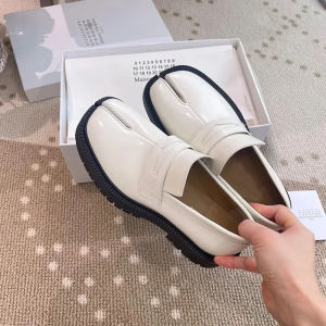 20242024 Tabi toe mens black calf leather loafers shoes classic slip on black square heel Casual Male oxfords mens shoes