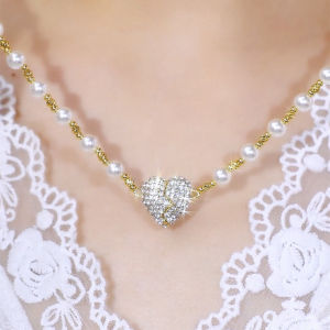Heartshaped pearl necklace diamond temperament collarbone chain pendant light luxury magnetic style
