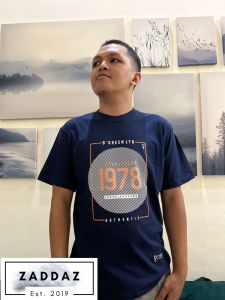 Kaos/Kaos Distro Pria Dewasa Merk Dgreen/Kaos -M -L -XL -2XL -3XL/Baju Lebaran 2024/Kaos Distro Murah/Kaos Distro Grenlight/Kaos Lokal/Kaos Cewek/Kaos Viral/Kaos Ariel/Kaos Populer/Kaos Jumbo/Kaos BIG SIZE/Kaos Pria Bombboogie/Kaos 3 Second/Kaos Bandung