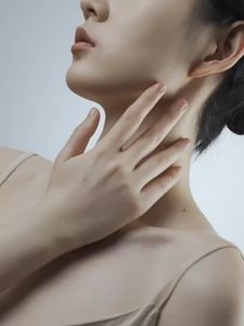 正品现货chillmore deodorant 且悠净味清爽香体膏 固体腋下抑味舒缓持久留香 男女止汗露止汗珠 且悠清爽香体膏 且悠净味清爽香体膏 用法 - Lazada