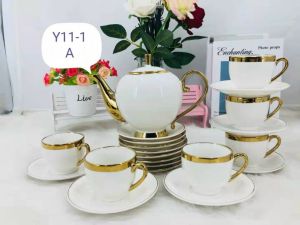 Bộ ấm chén sứ trắng viền vàng phong cách Châu Âu Bộ ấm chén sứ xanh viền vàng phong cách hoàng giabộ tách uống trà sứ viền vàng Bộ ấm chén viền vàng kèm khay sứđược làm từ gốm và phủ một lớp men cao cấp sáng bóngsang trọng