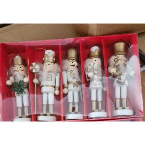 DITIPOO 5PCS Đồ thủ công Kẹp hạt dẻ giáng sinh Cổ điển Sơn Bức tượng thủ công Nguồn cung cấp mùa vọng Lính Búp bê lính Năm mới