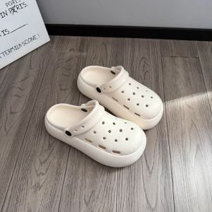 [Free Shipping] Stylish and versatile casual kitten cartoon clogs for women 2026 summer new collection thick-soled sandals with a closed-toe design perfect for pairing with skirts