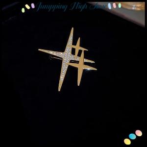 【Jumpping】 เข็มกลัดสัมผัสระดับสูงรูปดาวบุคลิกภาพแบบเรียบง่ายเข็มกลัดติดช่อดอกไม้ดีไซน์อินเทรนด์น่ารักเข็มกลัดแฟชั่นสำหรับงานเลี้ยงตอนเย็นเครื่องประดับสัญลักษณ์