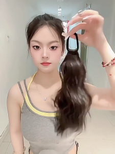 ผมปลอมทรงหางม้าถ่ายภาพคอสเซอร์หางม้าเป็นลอนยางรัดผมสตรีที่ยืดผมพร็อพสำหรับเด็กผู้หญิงแนวสตรีท