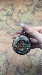 Dropshipping for foreign trade hot-selling products Large Flip Cover Mechanical Pocket Watch with Roman Carvings and Hollow Design Classic Mechanical Pocket Watch