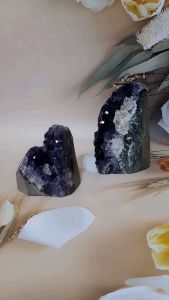 KRISTAL SG: Uruguay Amethyst Calcite Geode. 乌拉圭方解紫晶镇