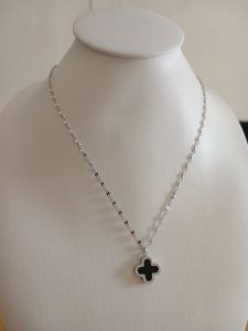 Kalung WanitaKalung Bunga Hitam CL 06 TitaniumS.Steel Tahan Lama Anti Karat KS021