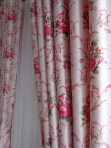 Gorden blackout shabby chic pink terbaru motif bunga besar tirai jendela pintu minimalis dekorasi rumah mewah import