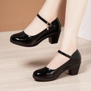Kích thước nhỏ 32-43 Thời trang Giày da bằng sáng chế nông của phụ nữ Máy bơm nền tảng của phụ nữ 2026 Mùa thu Med Khối gót giày Công sở Mẹ khiêu vũ2026