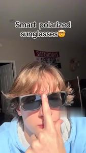 รุ่นใหม่ tiktok0.1 แว่นกันแดดโพลาไรซ์เปลี่ยนสีอัจฉริยะ LCD ที่สอง แว่นกันแดดขับรถมัลติฟังก์ชัน