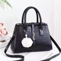 Promo - TAS  BQ2570 tas HANDBAG wanita  free gantungan pom" + tali panjang JT0690 CR7454 EL 5419 LT1919 - Sedia tas wanita tas selempang handbag tas ransel korean  kekinian terbaru viral 2023 murah diskon terlaris. 