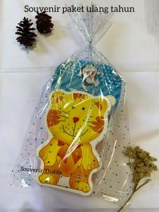 SOUVENUR ULANG TAHUN MURAH PAKET kotak makan motif animal dan kipas karakter