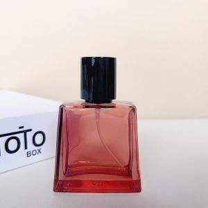 Vỏ rỗng chai đựng nước hoa 30ml thân vuông hình thang dày dặn trong suốt nhiều màu.