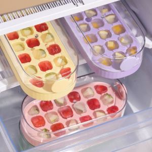 ZG285 18กริด ขวดน้ำก้อนน้ำแข็ง 2 in 1 ซิลิโคนทำจากซิลิโคน กาต้มน้ำก้อนน้ำแข็ง มัลติฟังก์ชั่นการใช้งาน พร้อมหลอดและเข็มขัดและแปรง แม่พิมพ์ก้อนน้ำแข็ง เครื่องมือในครัว
