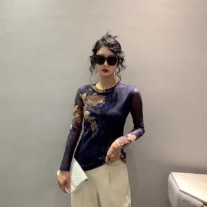 Ammin 2024 Áo thun dài tay in họa tiết hoa nhếch mép định vị thời trang vòng cổ đơn giản Xuân/hè áo in graffiti cổ điển tay phồng lưới phong cách hàn quốc nữ áo blouse thanh lịch thường ngày