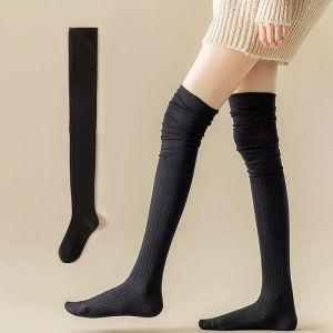 ถุงเท้ายาวถึงเข่าของผู้หญิงทันสมัย ถุงเท้าลายแนวตั้ง JK ญี่ปุ่น มี 5 สีให้เลือก