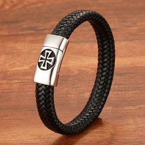 Cross-border European and American popular black leather cord cross bracelet with titanium steel magnetic clasp mens leather four-leaf clover bracelet