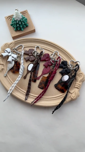 Trọng lượng nhẹ Acetate Lược Gương Keychain phong cách và chìa khóa đa năng trang trí treo decors thích hợp cho phụ nữ hiện đại
