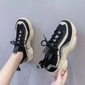 KDAShop นำเทรนด์ รองเท้าผ้าใบราคาถูก รองเท้าผ้าใบเสริมส้น ทรงนี้ขายดีมากนะ สาวๆสายแฟชั่นเกาหลีคือต้องมี สีสวยทรงสวยสุดๆๆแถมราคาน่ารักมาก แนะนำน๊าา