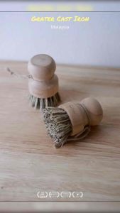 GRATER Cast Iron Deep Cleaning Brush Coconut Palm Fiber Sisal Bristles Scrubber with Wooden Handle