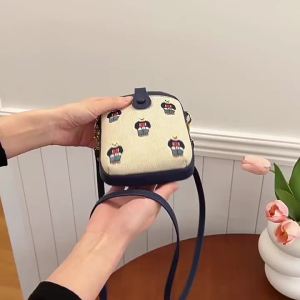 FE Beibaobao Source Factory Canvas Embroidered Bear Mobile Phone Bag Large Capacity Small Bag Womens Bag Crossbody Bag Small Bag for Women
