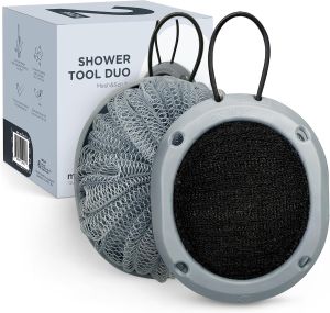 Bộ sản phẩm gồm hai dụng cụ tắm đa năng MainBasics: miếng bọt biển tắm và miếng chà lưng 2 chiếc màu đen. Sản phẩm tẩy tế bào chết cho cơ thể dùng để chà khi tắm làm sạch sâu tạo bọt nhiều.