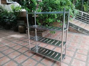 ชั้นวาง ชั้นวางของ ชั้นวางของสแตนเลสเจาะร่อง 4 ชั้นวาง ชั้นวางของครัว ชั้นวางไมโครเวฟ มี 4 ขนาด : แบบยาว 100 cm / 120 cm / 150 cm / 180 cm