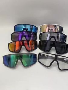 Outdoor Athletic Photochromic Cycling Sunglasses For Men Women Polarized UV400 Shades Glasses Outdoor Sport Bicycle Windproof Running Hiking Sun Protection