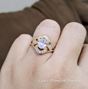 Cincin Wanita Solitare Kotak Cyrstal Titanium 22K ( Emas)