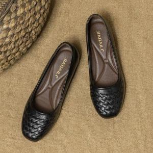Free Shipping Soft-Soled WomenS Shoes Chunky Heel Commuter Style Mom Shoes Soft Leather Woven Design Shallow-Toe Flats Square-Toe Loafers Fashionable Flats