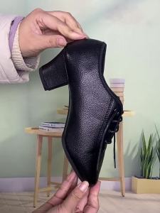 New womens Latin dance shoes soft-soled suitable for square dancing teachers mid-heel made with tendon fabric for ballroom dancing