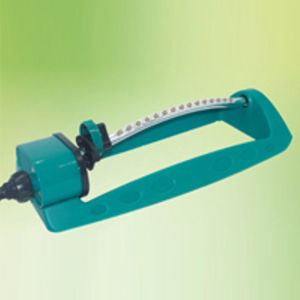 เครื่องรดน้ำอัตโนมัติระบายความร้อนบนหลังคา หัวฉีดน้ำสวิงอัตโนมัติสำหรับจัดสวน