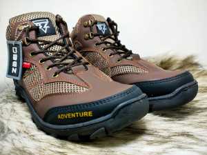 Sepatu Hiking Tinggi Pria DBEZ: Trend & Rekomendasi Terbaik