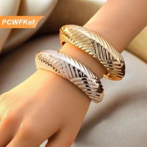 【PCWFKef】 Vòng tay mở CCB mạ điện phong cách Châu Âu và mỹ vòng tay thích hợp sang trọng ánh sáng cao cấp Vòng đeo tay cá tính dễ phối